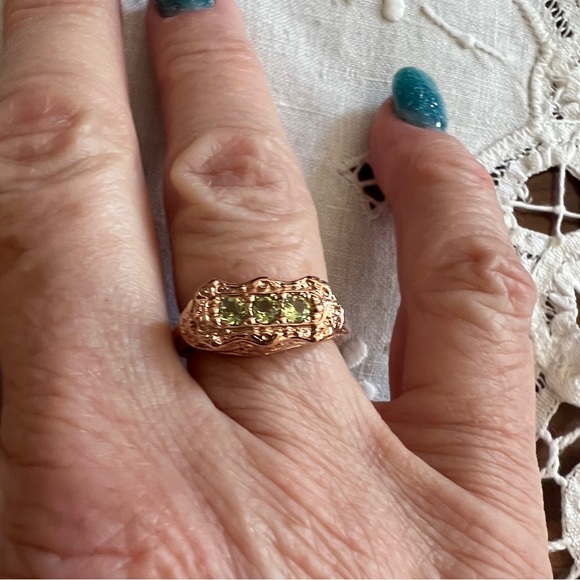 Peridot Ring - Picture 1 of 8